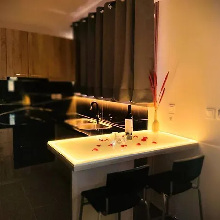 Revival House In Bay 尼基亚娜